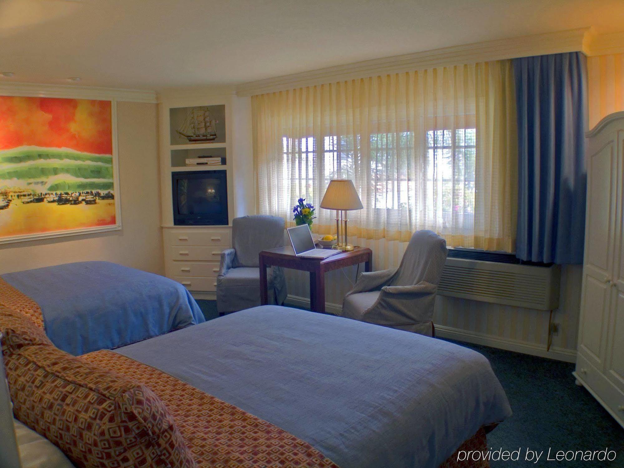 Bay Shores Peninsula Hotel Newport Beach Room photo