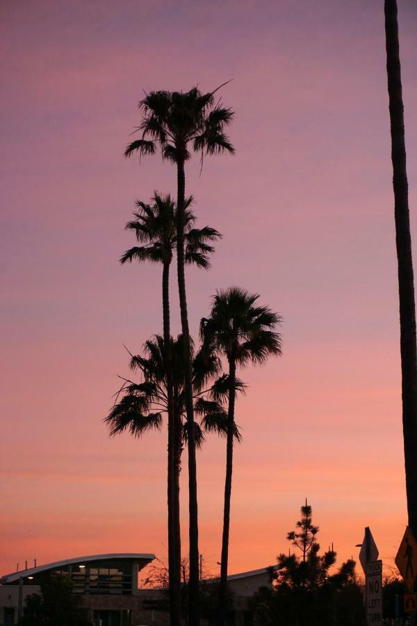 Bay Shores Peninsula Hotel Newport Beach Exterior photo